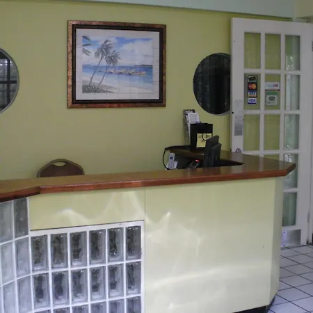 Pineapple Court Hotel-3