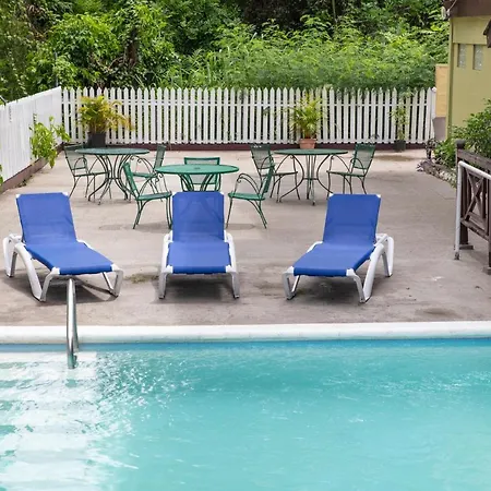 Pineapple Court Hotel-2